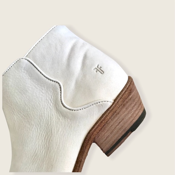 Frye Carson Piping Off-White Retro Chelsea Almond Toe Low Block Heel Ankle Boots - Picture 14 of 16